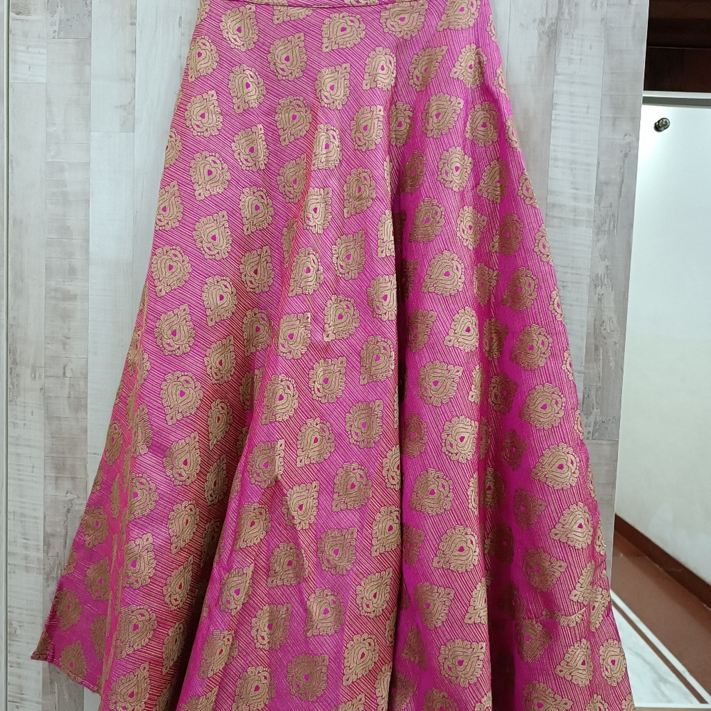 Festive dress - Picture 6 of 9